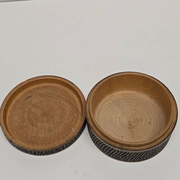 Vintage Japanese Round Wooden Trinket Jewelry Box Floral Theme - Picture 7 of 9